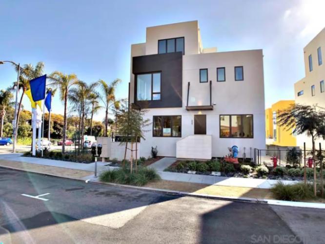 Upscale Modern Townhouse At Balboa Park Holiday home *