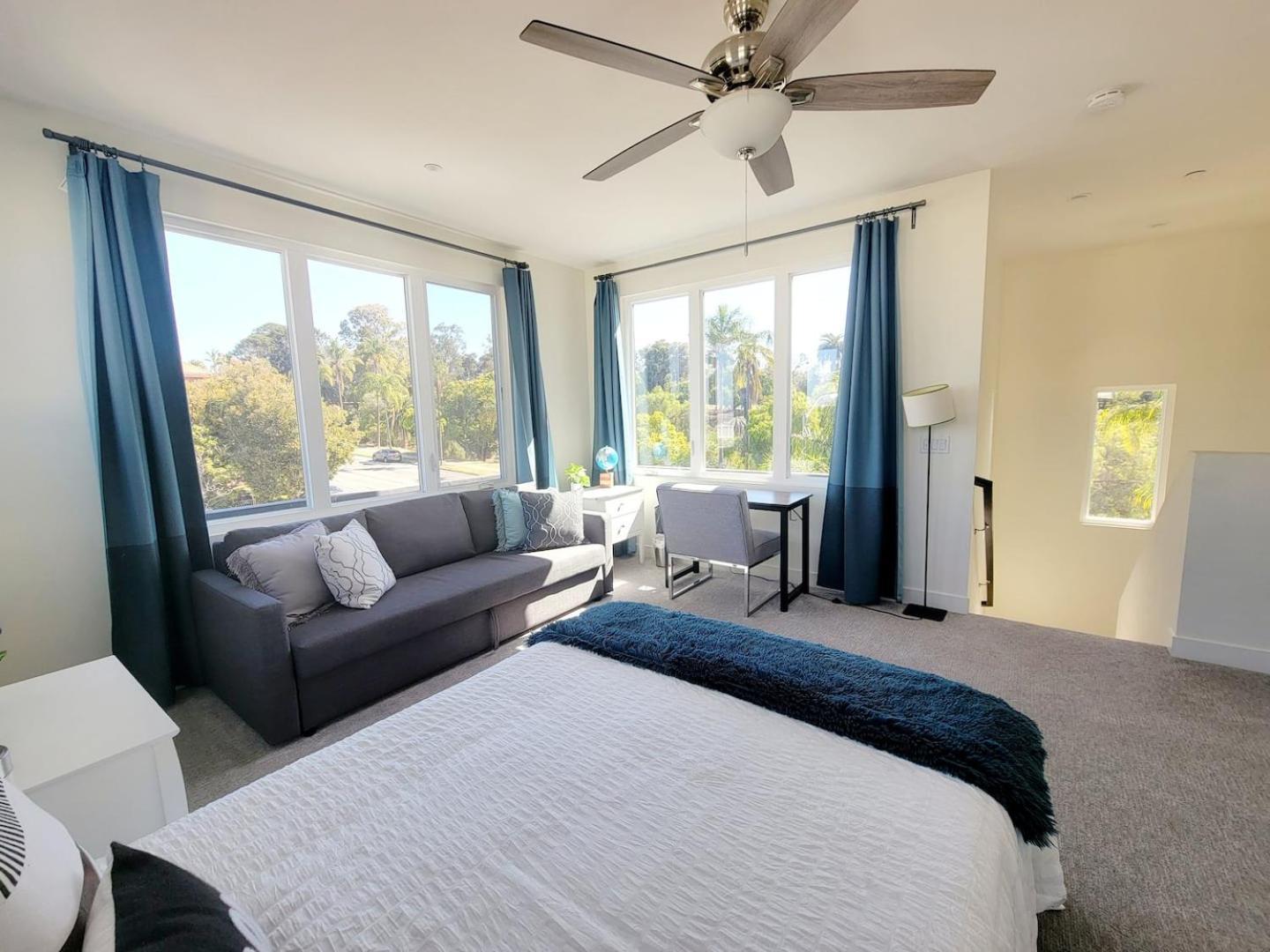 Upscale Modern Townhouse At Balboa Park Holiday home